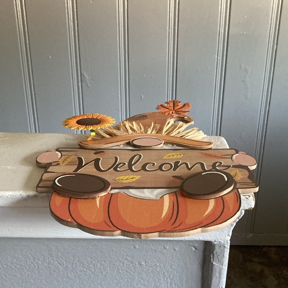 Brand NWT- 16” Precious- Wooden- Welcome- Gnome Fall Decor Sign w/ Metal 🍁🌻 - Picture 10 of 17